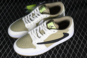Jordan 1 Retro Low Travis Scott "Golf"
