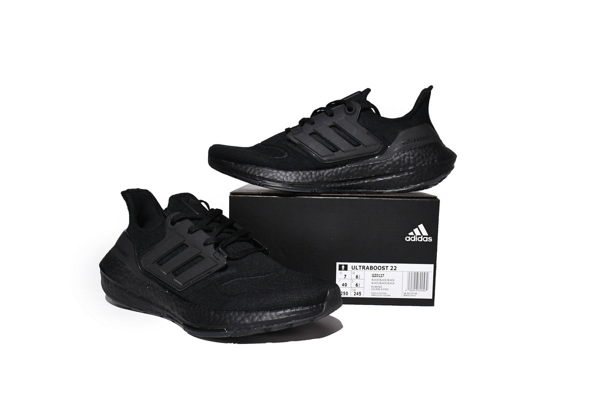 Adidas Ultra Boost 22 Black