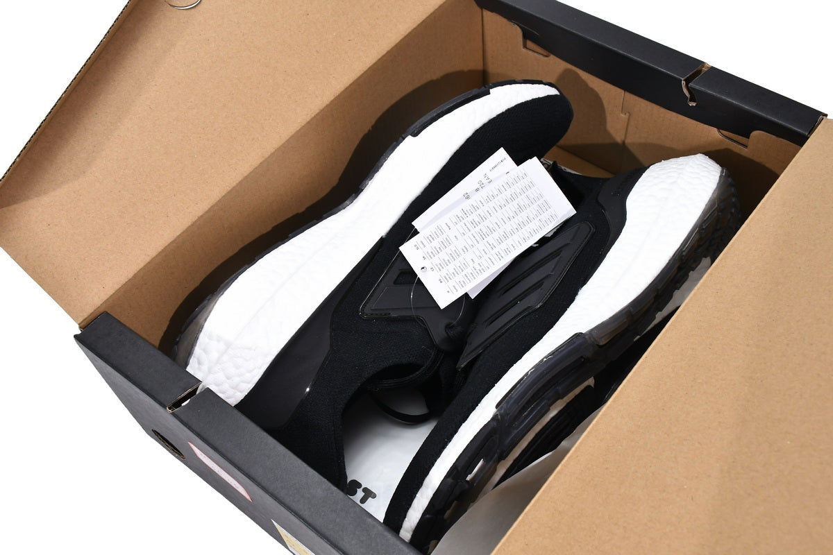Adidas Ultra Boost 22 Black White